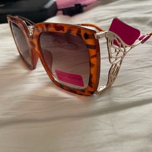 nwt betsey johnson square sunglasses